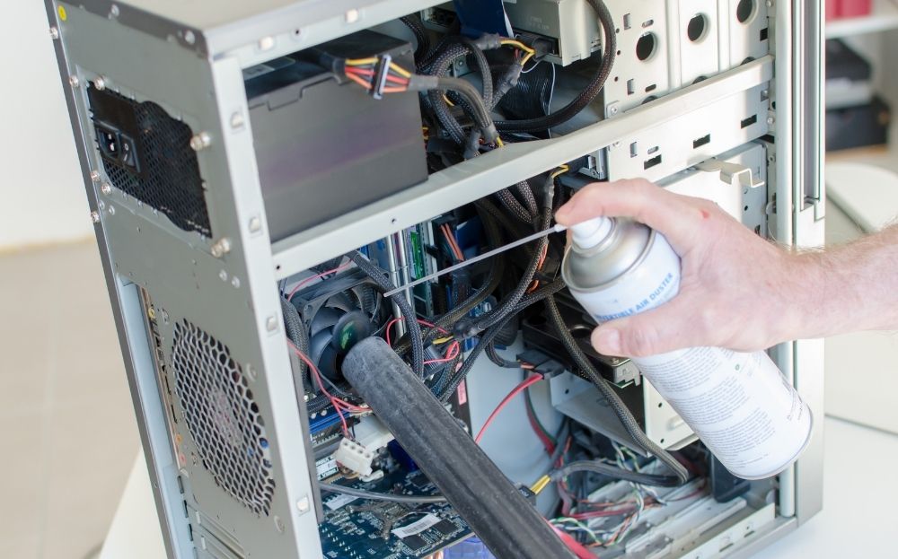 How to Clean a Computer from Dust (1)